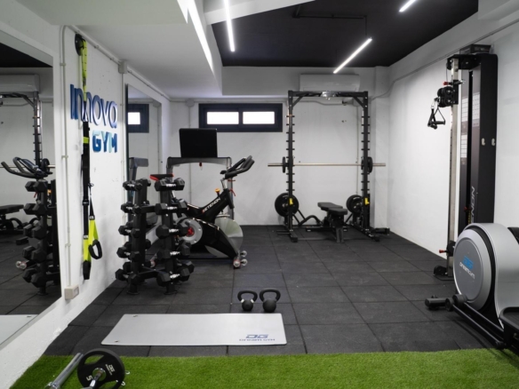 584