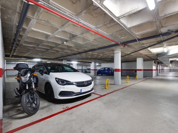 584