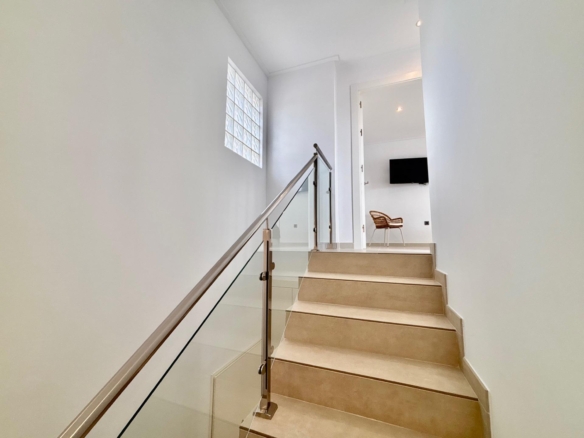 584