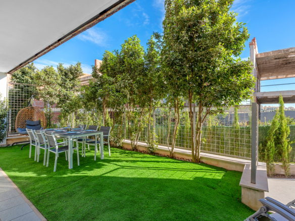 584