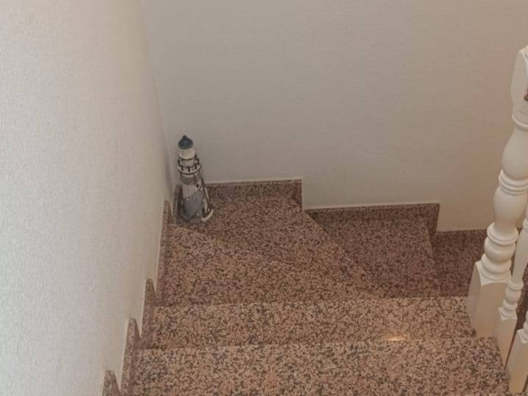 584