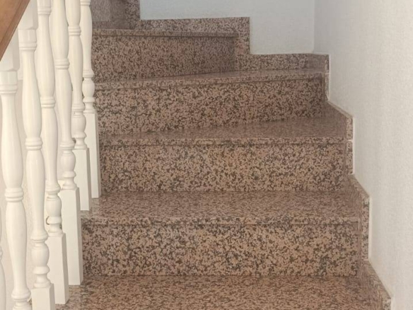 584