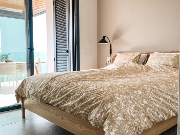 584