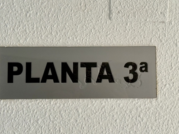 584