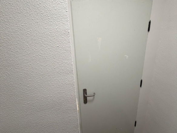 584