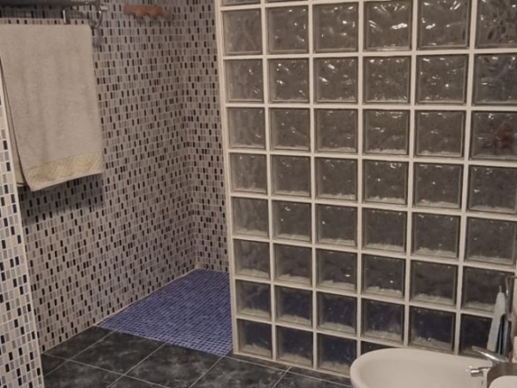 584