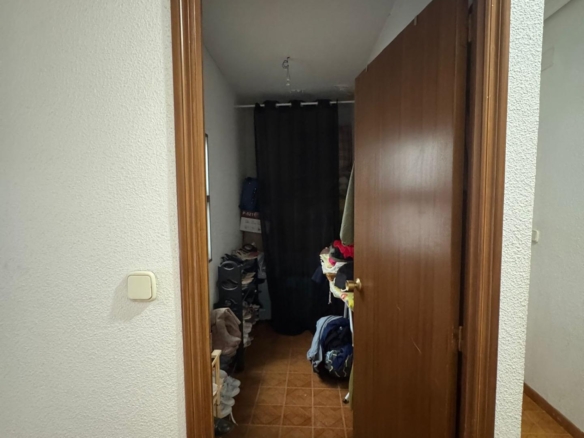 584