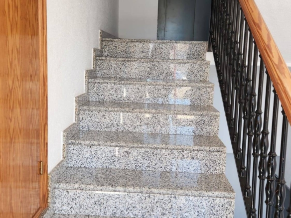 584