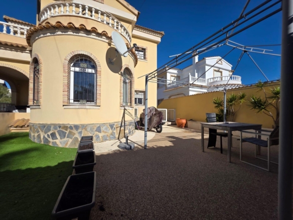 584