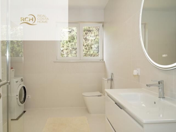 584