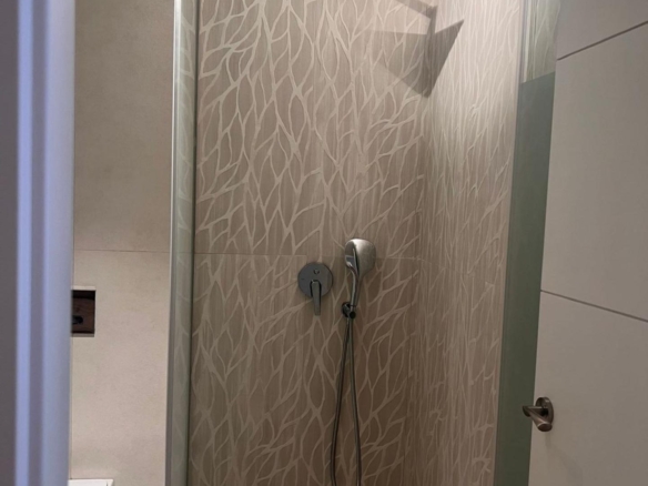 584