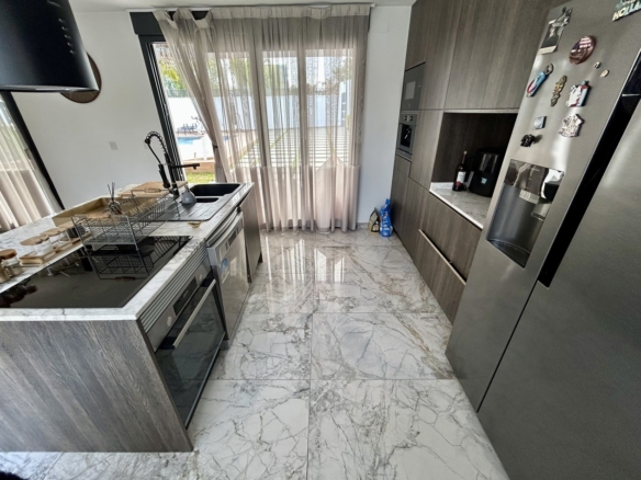 584