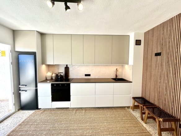 584