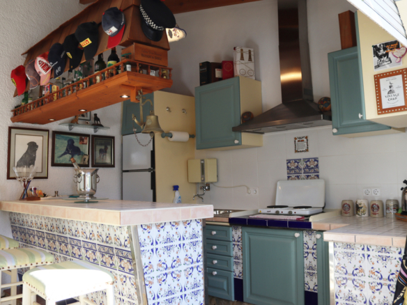 584
