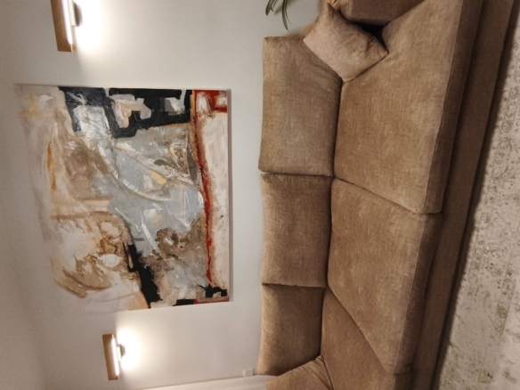 584