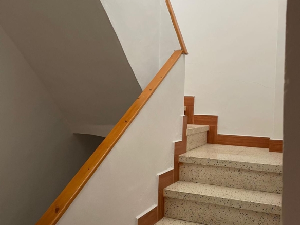 584