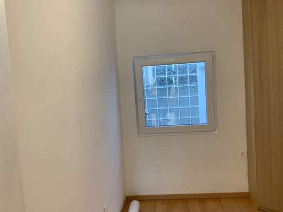 584