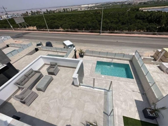 584