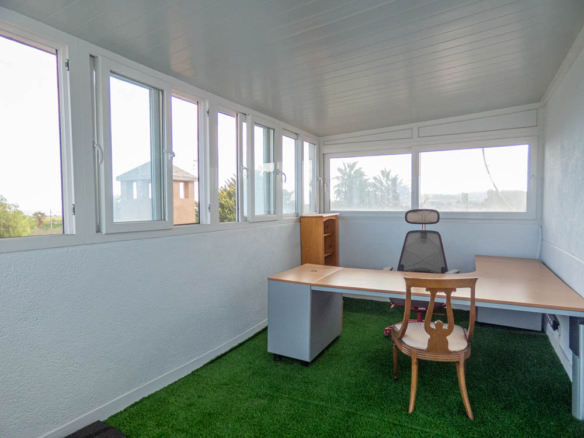 584