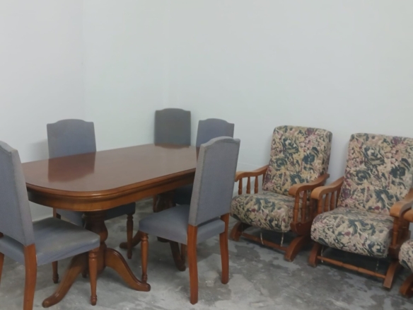 584