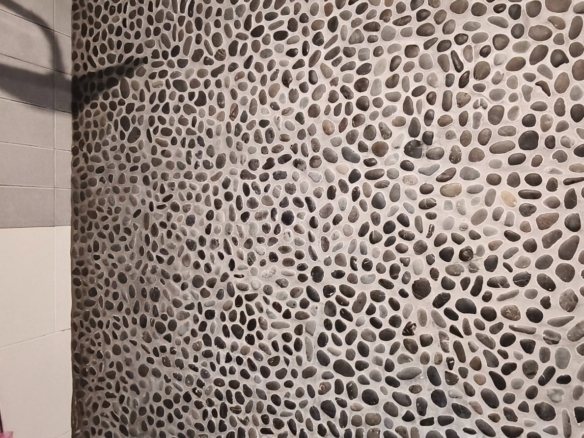 584