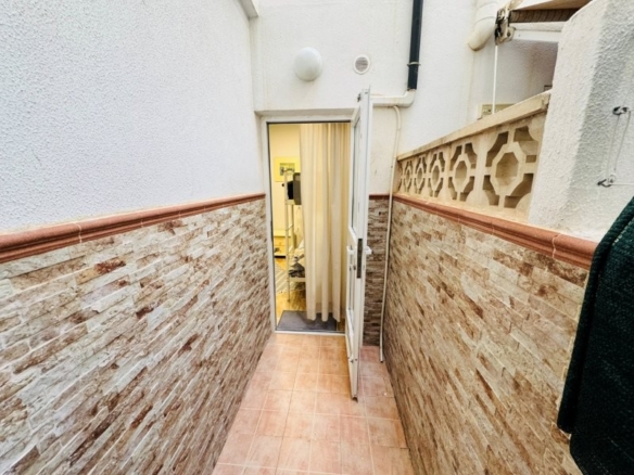 584