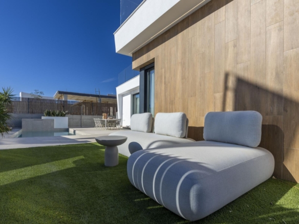 584