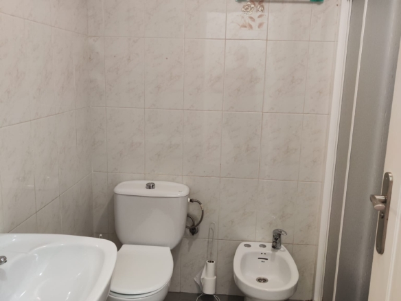 584