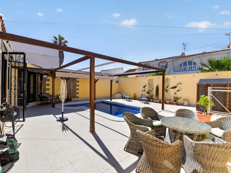 Villa for Sale in Torrevieja, Alicante