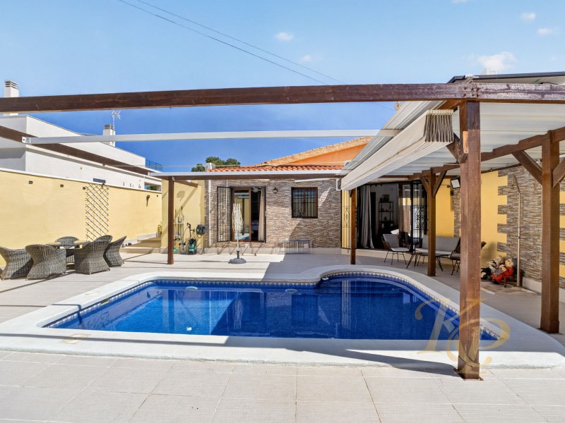 Villa for Sale in Torrevieja, Alicante
