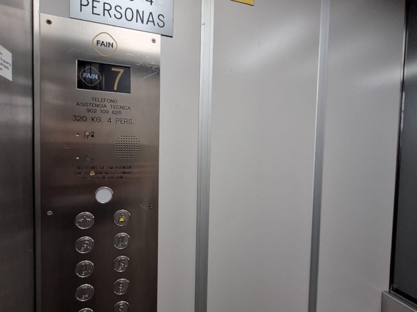 584