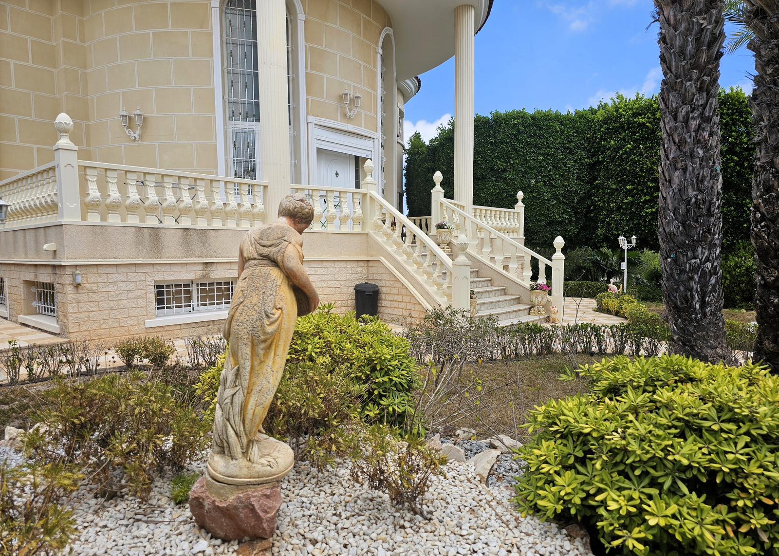 Classic Luxury Villa in Ciudad Quesada