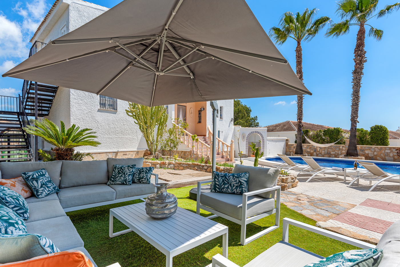 Spacious Detached Luxury Villa in Pinar de Campoverde with tourist licence