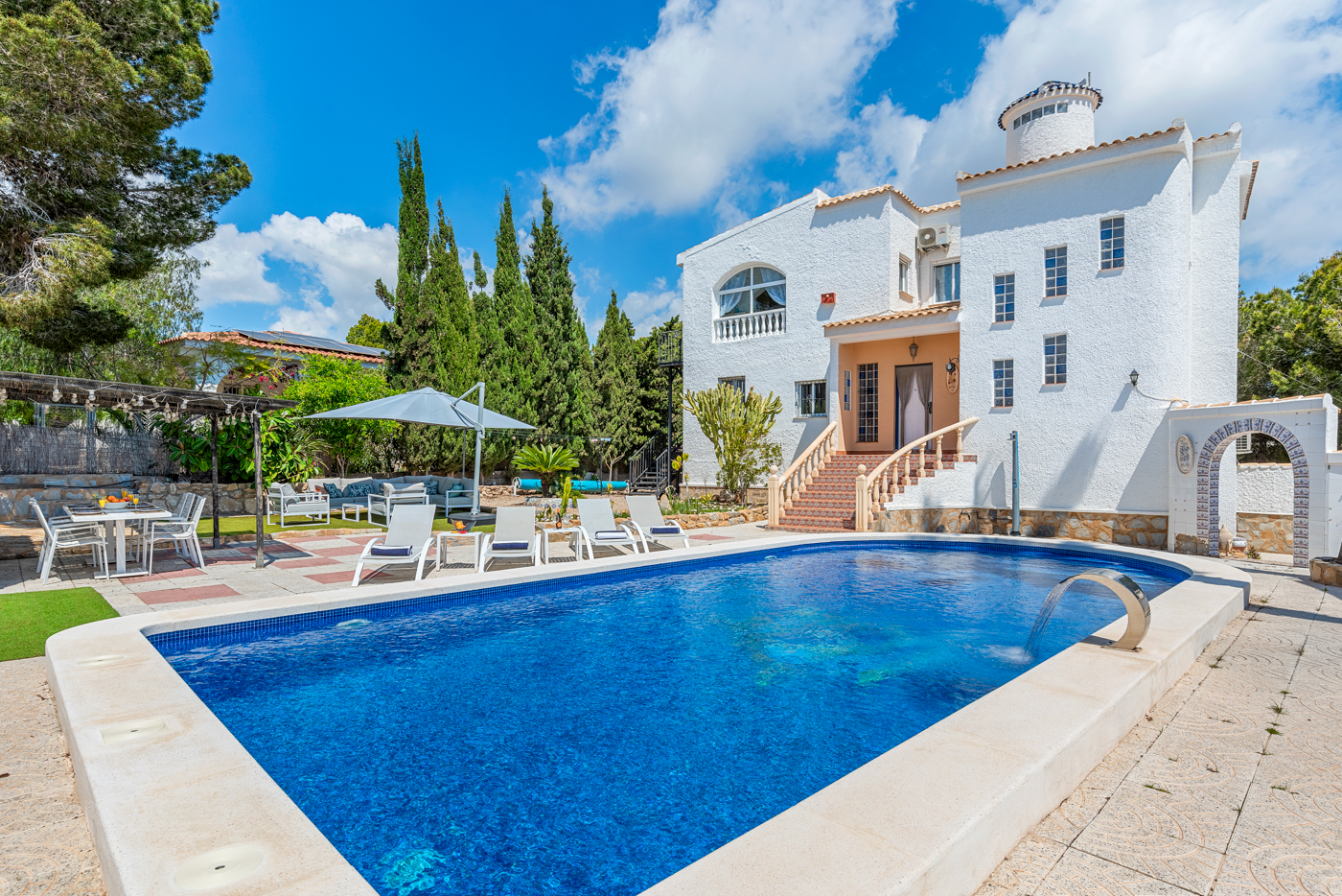 Spacious Detached Luxury Villa in Pinar de Campoverde with tourist licence