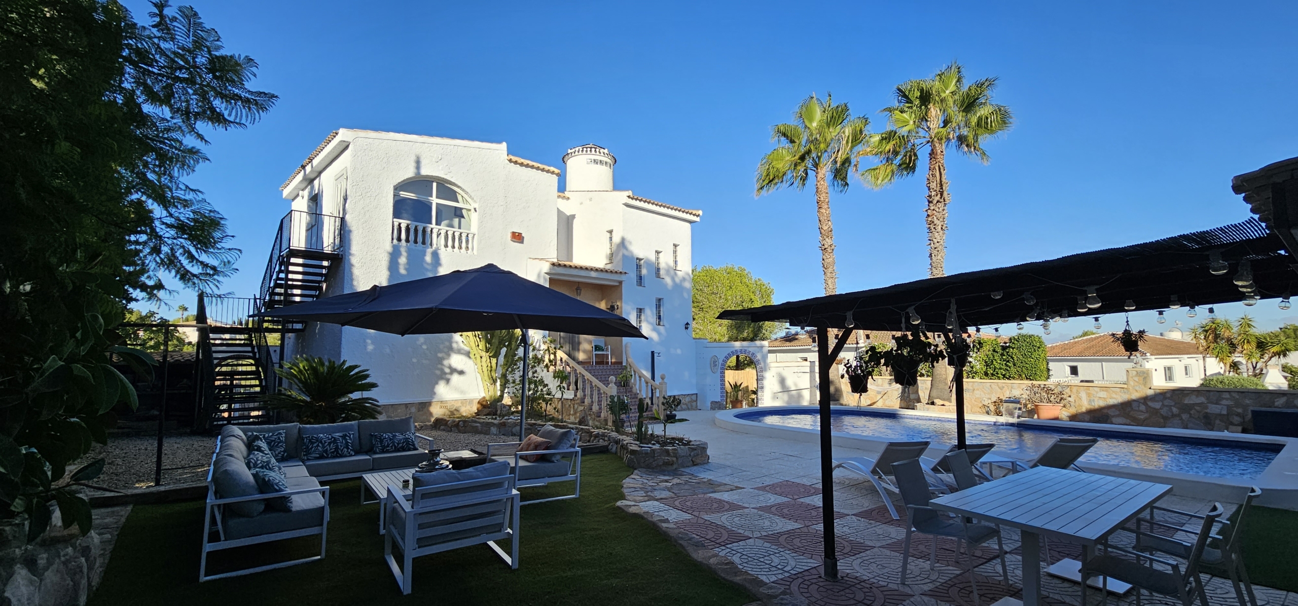 Spacious Detached Luxury Villa in Pinar de Campoverde with tourist licence