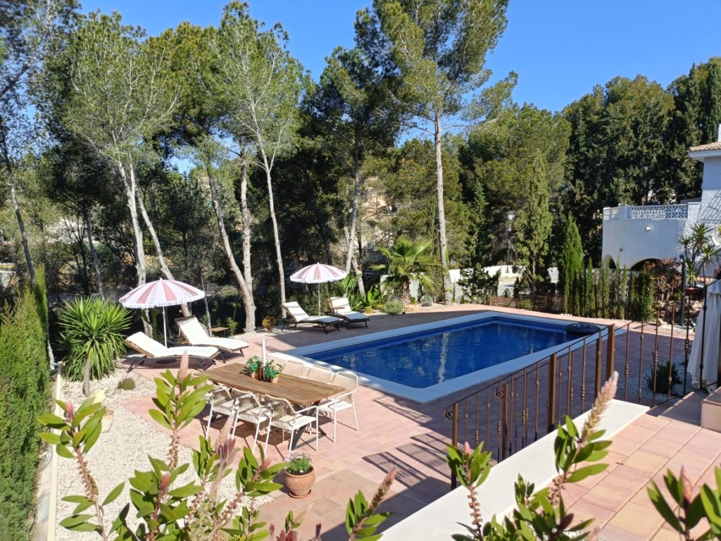 Private Luxury Villa with Indoor Heated Pool Surrounded by Nature in Pinar de Campoverde