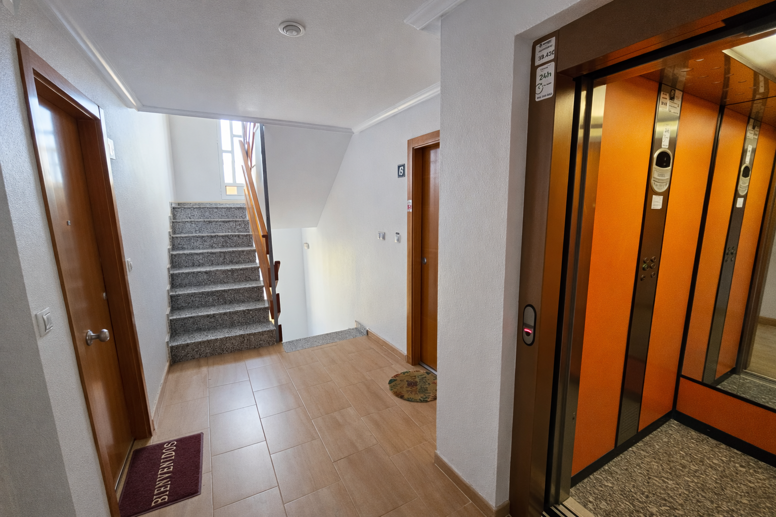 Apartment for Sale in Lomas de Cabo Roig with Panoramic Sea Views and Lift