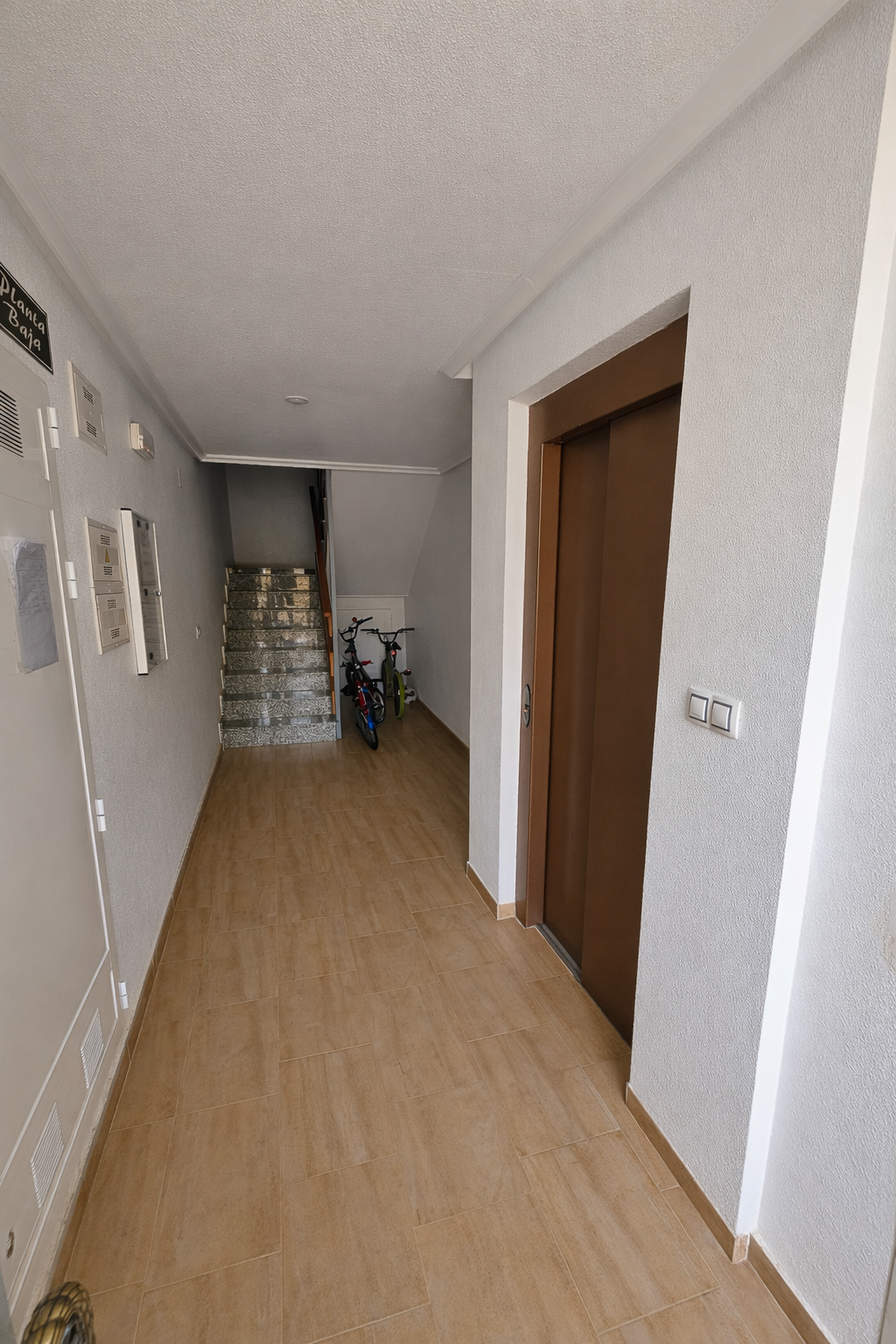 Apartment for Sale in Lomas de Cabo Roig with Panoramic Sea Views and Lift