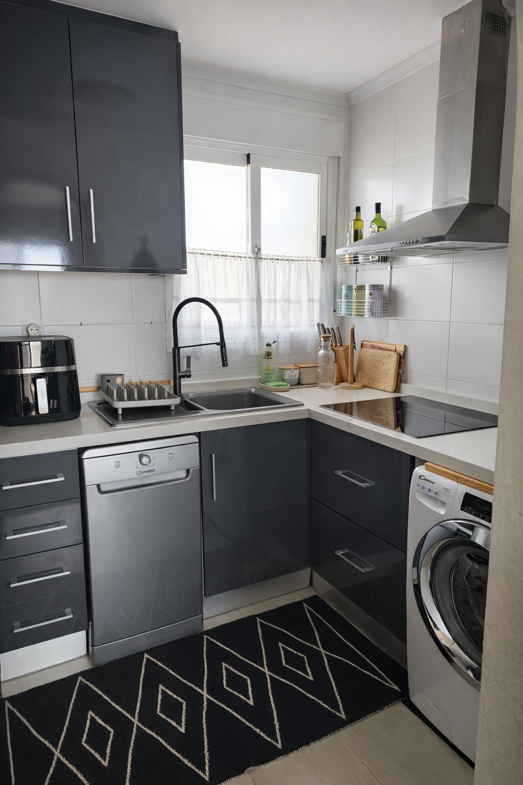 Apartment for Sale in Lomas de Cabo Roig with Panoramic Sea Views and Lift
