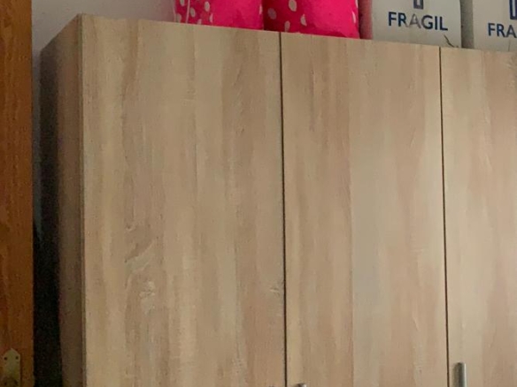 584