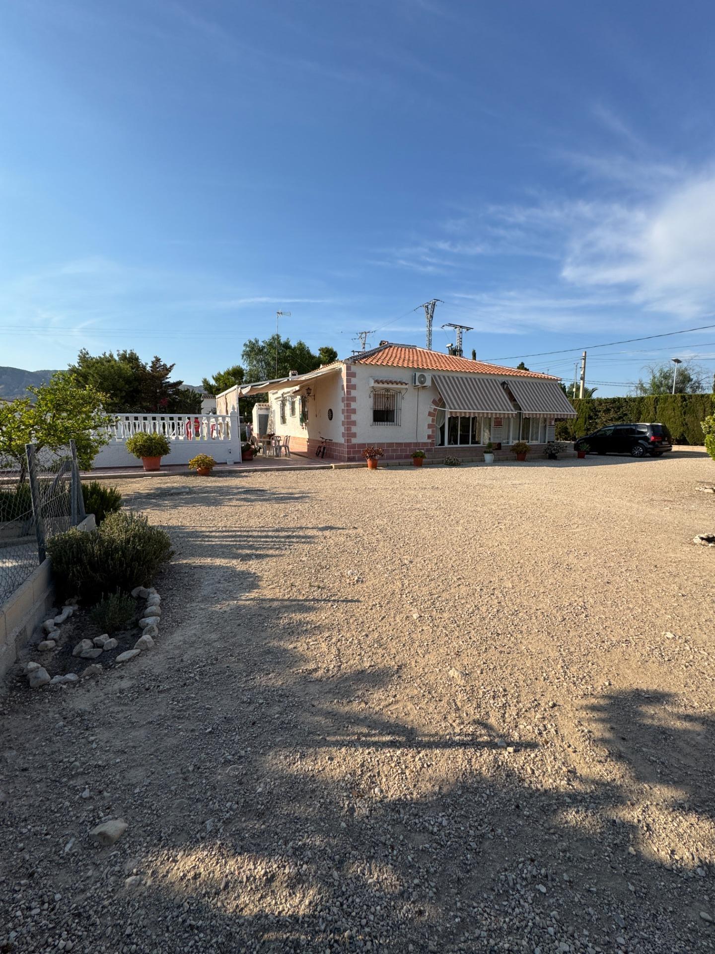 Villa for Sale in Albatera, Alicante