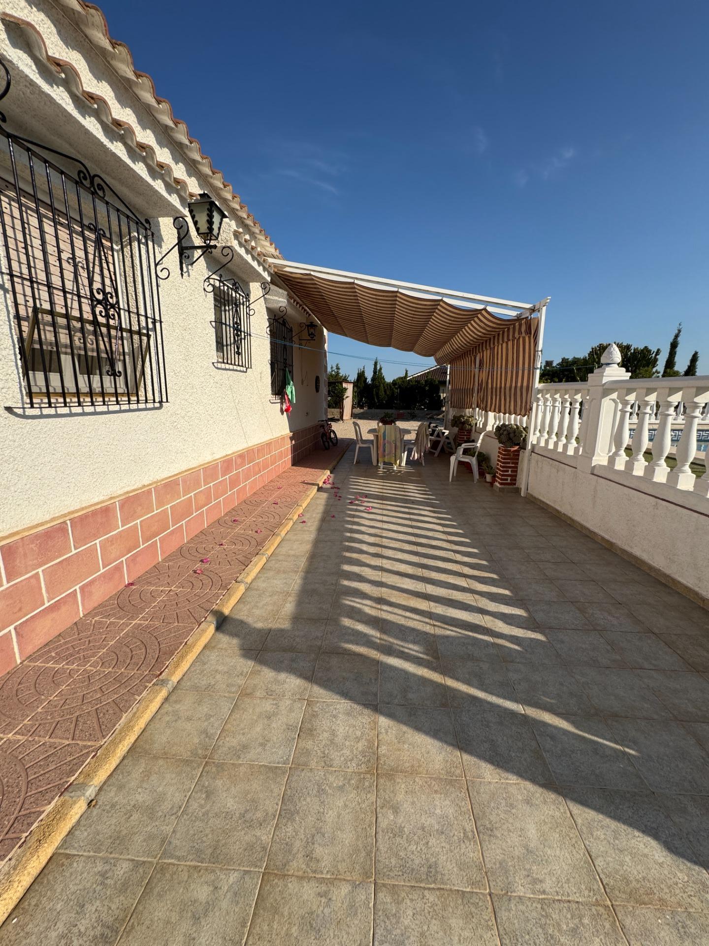 Villa for Sale in Albatera, Alicante