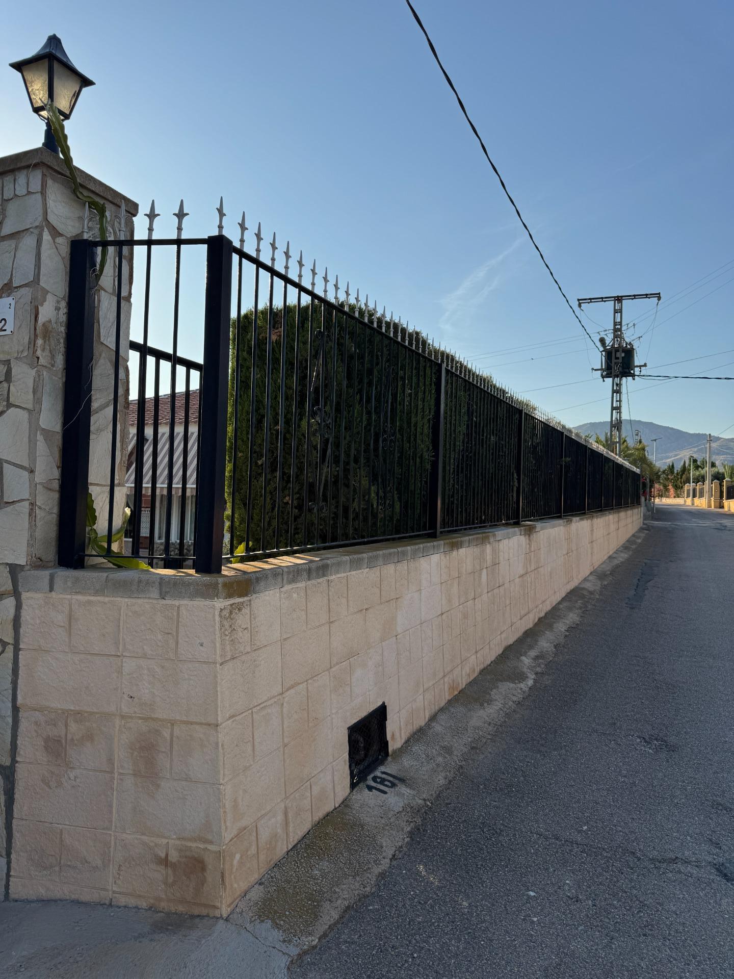 Villa for Sale in Albatera, Alicante