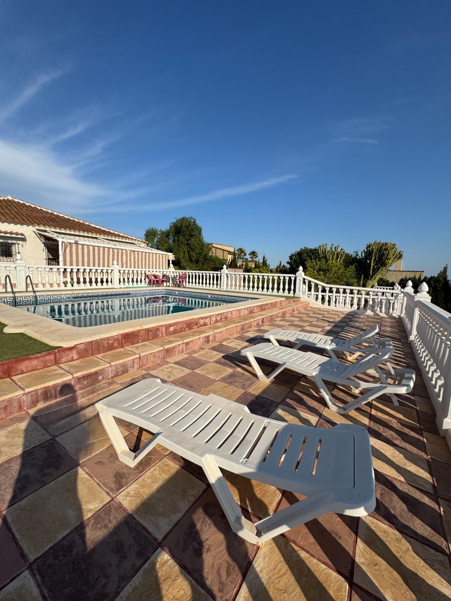 Villa for Sale in Albatera, Alicante
