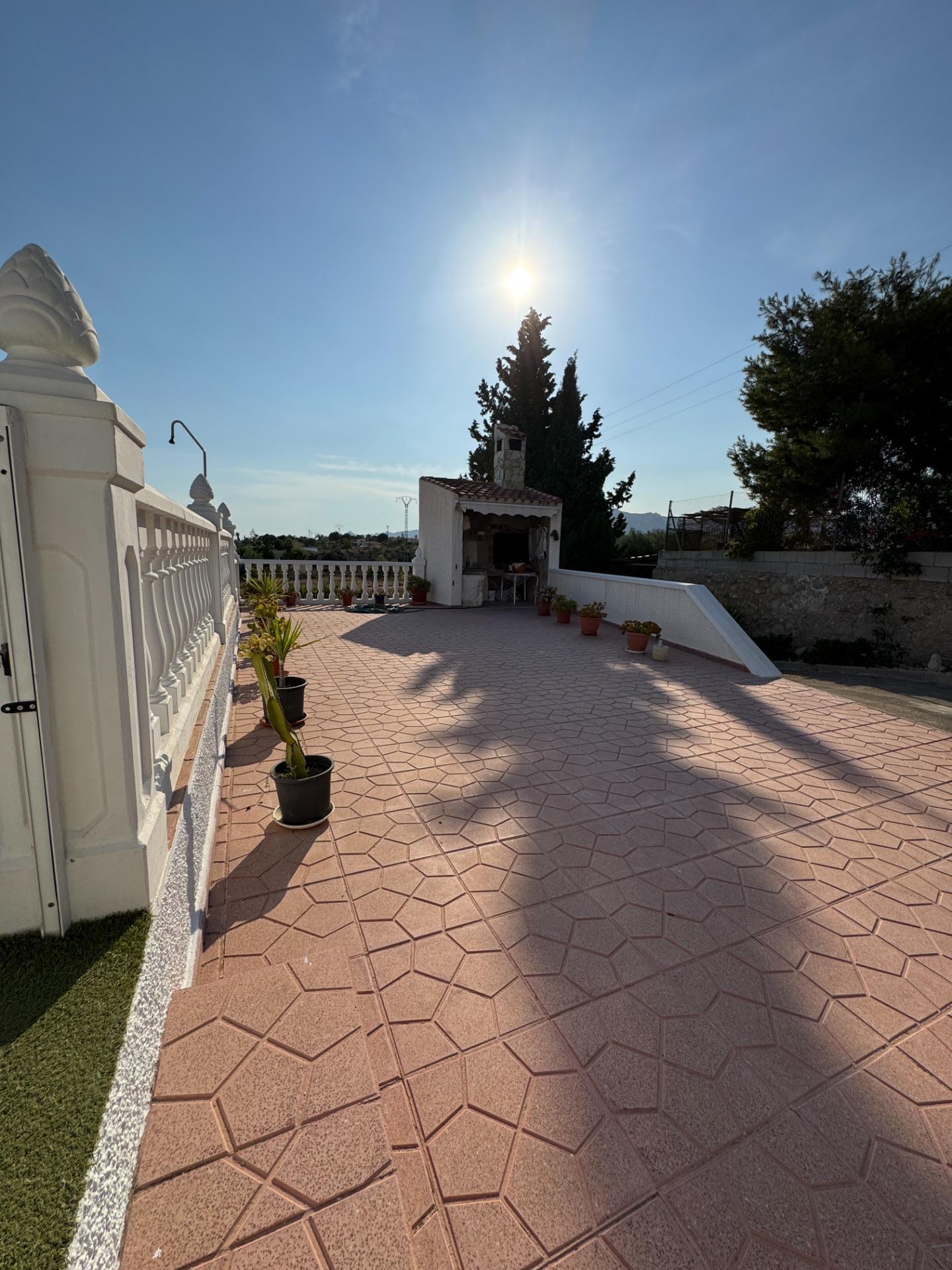 Villa for Sale in Albatera, Alicante