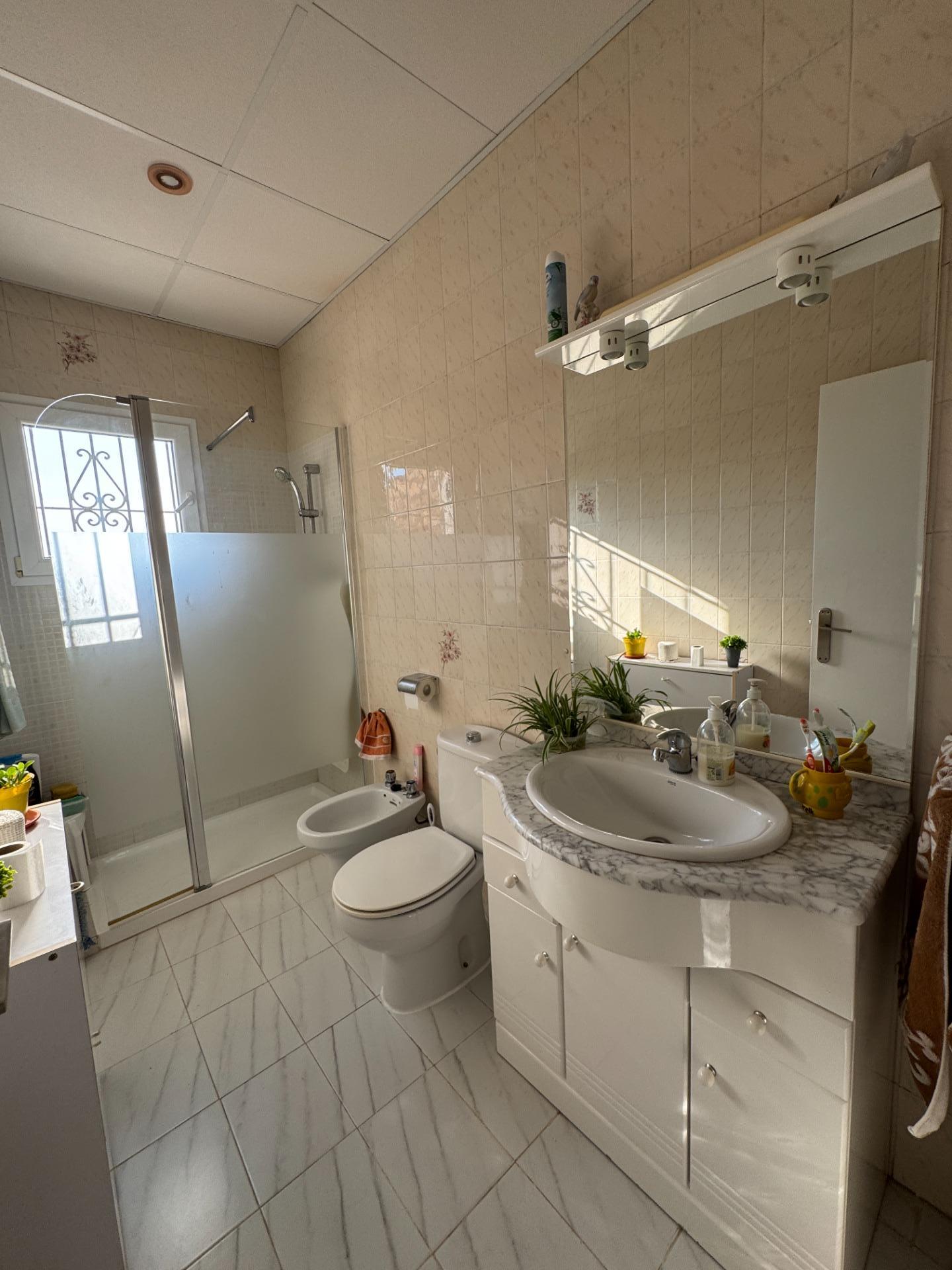 Villa for Sale in Albatera, Alicante