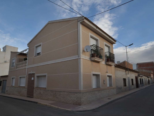 Town House for Sale in Pinoso, Alicante