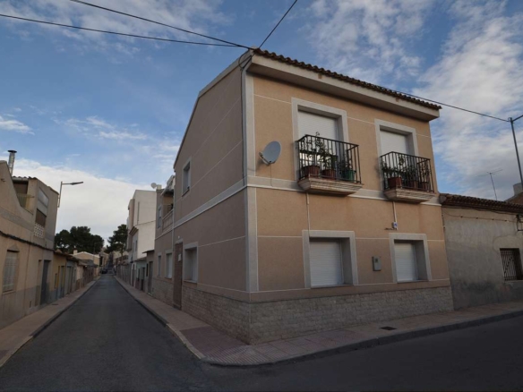 Town House for Sale in Pinoso, Alicante