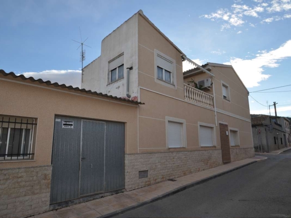 Town House for Sale in Pinoso, Alicante