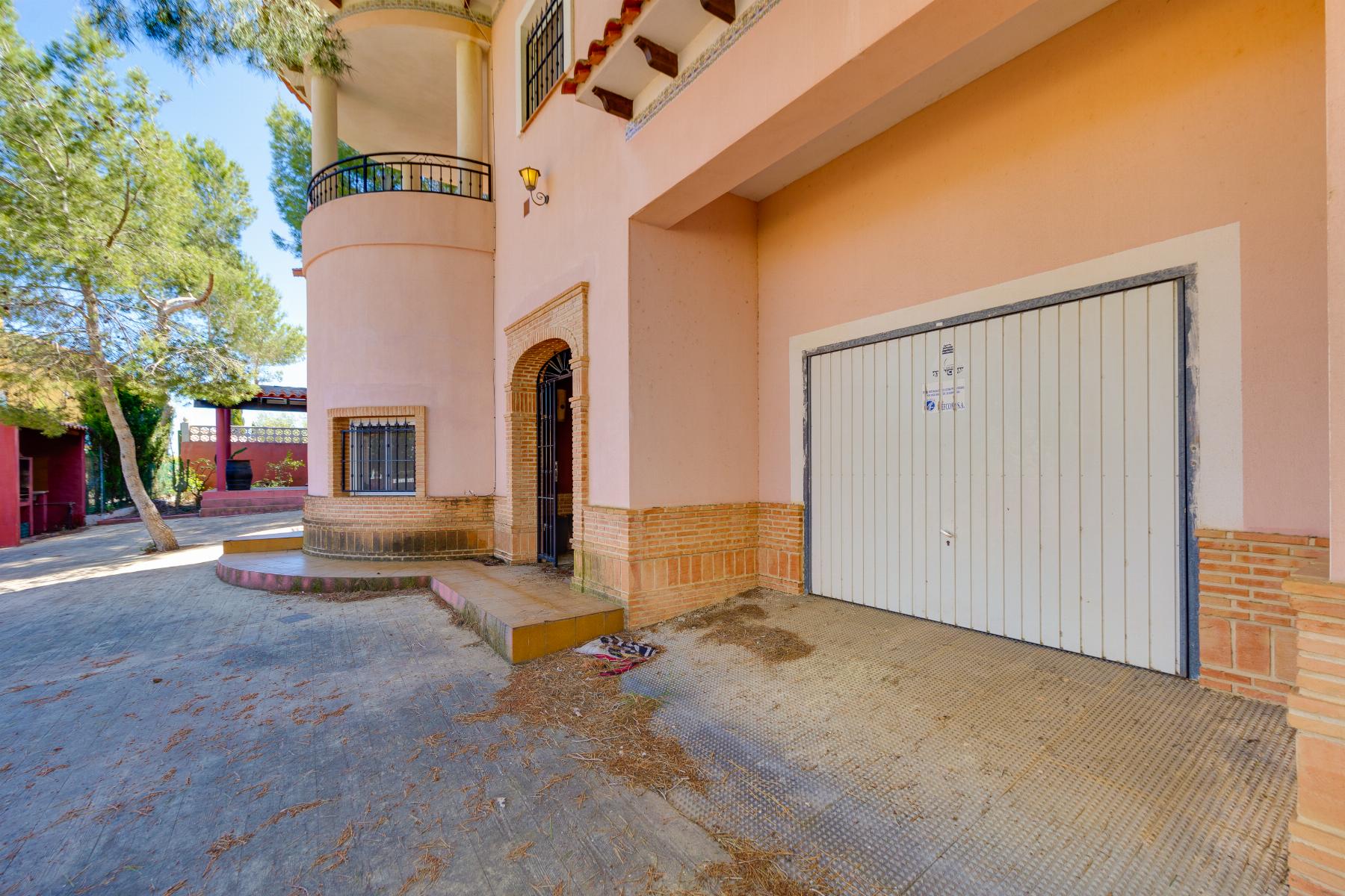 Villa for Sale in San Miguel de Salinas, Alicante